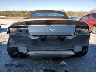 ✅ 2014 Aston Martin Vantage • VIN: SCFEKBBK3EGD18661 • Lot: 86366204. Wystawiony na Copart z przebiegiem 14 863 mil. Bezpłatny archiwum sprzedaży aukcyjnych z USA i szczegółowy raport historii pojazdu na DreamBid. Zdjęcie 6.