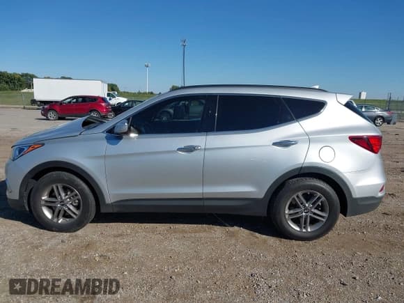 ✅ 2018 Hyundai Santa Fe 2.4L • VIN: 5XYZU3LB3JG560987 • Лот: 43408311. Опубликован ранее на IAAI с пробегом 90 807 миль. Бесплатный доступ к архиву аукционных продаж из США и подробный отчёт об истории автомобиля на DreamBid. Изображение 14.