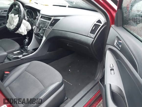 2013 Hyundai Sonata SE with VIN 5NPEC4AB8DH753742, listed as a IAAI auction lot 43331664 with 156,896 mi miles and . Bid and sale history available at DreamBid. Image 5.