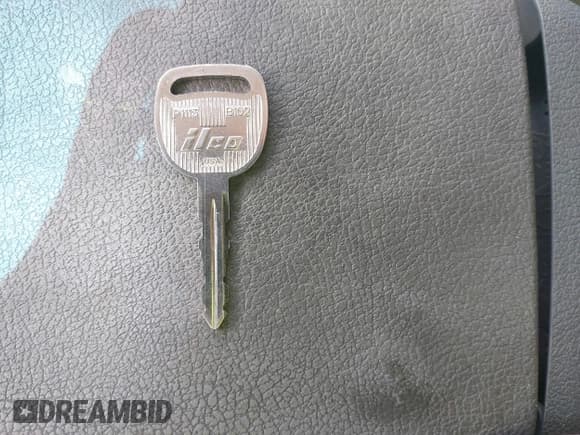 ✅ 2004 Chevrolet Suburban LS • VIN: 3GNFK16Z04G313753 • Лот: 43278743. Опубликован ранее на IAAI с пробегом 354 878 миль. Бесплатный доступ к архиву аукционных продаж из США и подробный отчёт об истории автомобиля на DreamBid. Изображение 11.