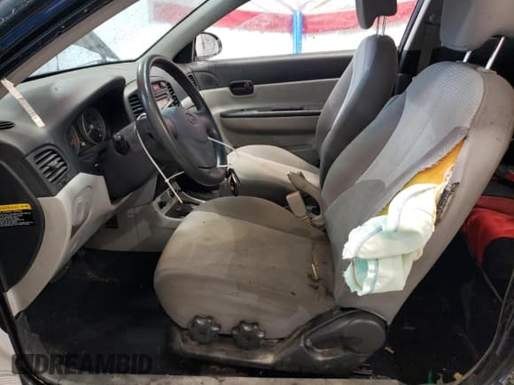 ✅ 2008 Hyundai Accent GS • VIN: KMHCM36C78U067358 • Лот: 60304435. Опубликован ранее на Copart с пробегом 187 834 миль. Бесплатный доступ к архиву аукционных продаж из США и подробный отчёт об истории автомобиля на DreamBid. Изображение 7.