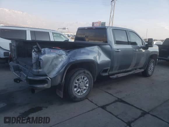 2024 Chevrolet Silverado 3500HD LTZ с VIN 2GC4YUEYXR1174613, выставлен на аукционе Copart как лот 83714764 с пробегом 7 123 миль миль и Списание • Salvage title. История ставок и продаж доступна на DreamBid. Изображение 3.