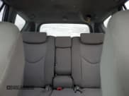 ✅ 2006 Toyota RAV4 Limited • VIN: JTMBK31V666008334 • Lot: 92208345. Wystawiony na Copart z przebiegiem 115 550 mil. Bezpłatny archiwum sprzedaży aukcyjnych z USA i szczegółowy raport historii pojazdu na DreamBid. Zdjęcie 10.