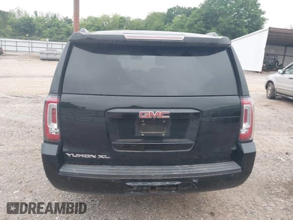 ✅ 2015 GMC Yukon XL SLT • VIN: 1GKS1HKC7FR645636 • Lot: 42093086. Wystawiony na IAAI z przebiegiem 206 189 mil. Bezpłatny archiwum sprzedaży aukcyjnych z USA i szczegółowy raport historii pojazdu na DreamBid. Zdjęcie 17.