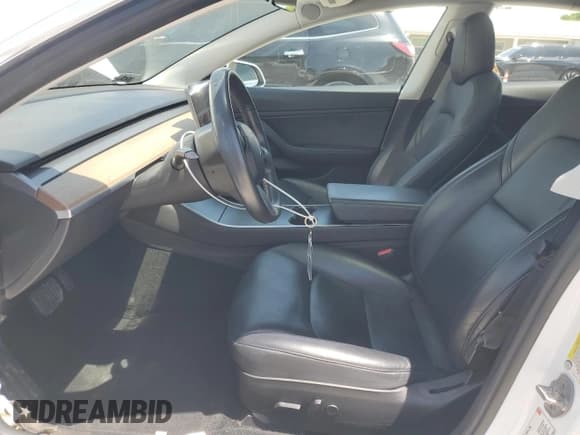 ✅ 2018 Tesla Model 3 Long Range Battery • VIN: 5YJ3E1EB6JF067834 • Lot: 55441405. Wystawiony na Copart z przebiegiem 82 065 mil. Bezpłatny archiwum sprzedaży aukcyjnych z USA i szczegółowy raport historii pojazdu na DreamBid. Zdjęcie 7.