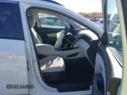 ✅ 2024 Hyundai Tucson SEL • VIN: 5NMJFCDE8RH406776 • Лот: 43593895. Опубликован ранее на IAAI с пробегом 19 878 миль. Бесплатный доступ к архиву аукционных продаж из США и подробный отчёт об истории автомобиля на DreamBid. Изображение 5.