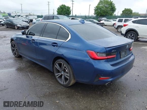 ✅ 2021 BMW 3 Series 330i xDrive • VIN: 3MW5R7J04M8B97542 • Lot: 42215992. Listed on IAAI with Not provided. Free auction sales archive from the USA and detailed vehicle history report at DreamBid. Image 3.