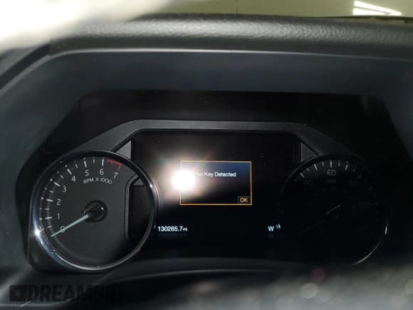 ✅ 2018 Ford Expedition Platinum • VIN: 1FMJU1MT8JEA00993 • Lot: 93372415. Wystawiony na Copart z przebiegiem 130 265 mil. Bezpłatny archiwum sprzedaży aukcyjnych z USA i szczegółowy raport historii pojazdu na DreamBid. Zdjęcie 9.