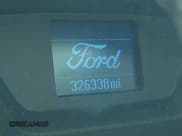 ✅ 2016 Ford Transit Cargo • VIN: 1FTYE1YM6GKB15539 • Lot: 42228687. Wystawiony na IAAI z przebiegiem 326 338 mil. Bezpłatny archiwum sprzedaży aukcyjnych z USA i szczegółowy raport historii pojazdu na DreamBid. Zdjęcie 15.