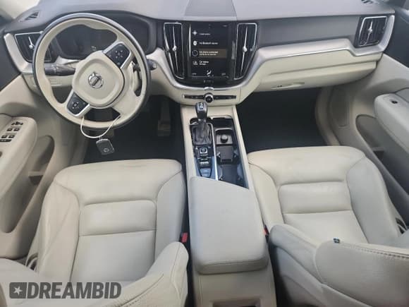 ✅ 2019 Volvo XC60 Momentum • VIN: LYV102DK2KB200699 • Lot: 64007825. Listed on Copart with 117,310 mi. Free auction sales archive from the USA and detailed vehicle history report at DreamBid. Image 8.
