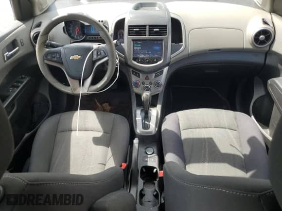 ✅ 2015 Chevrolet Sonic LT • VIN: 1G1JC5SH9F4114245 • Лот: 76266984. Размещён на Copart с пробегом 43 960 миль миль. Получите бесплатный доступ к архиву аукционных продаж из США и посмотрите подробный отчёт об истории автомобиля на DreamBid. Изображение 8.