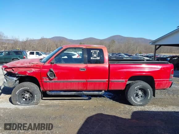 1998 Dodge 1500 с VIN 3B7HF12Y4WM280974, выставлен на аукционе IAAI как лот 41343578 с пробегом 183 694 миль миль и . История ставок и продаж доступна на DreamBid. Изображение 15.