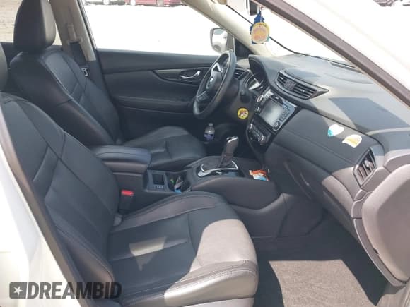 ✅ 2017 Nissan Rogue SL • VIN: 5N1AT2MT0HC868193 • Lot: 40285680. Listed on IAAI with 48,922 mi. Free auction sales archive from the USA and detailed vehicle history report at DreamBid. Image 5.