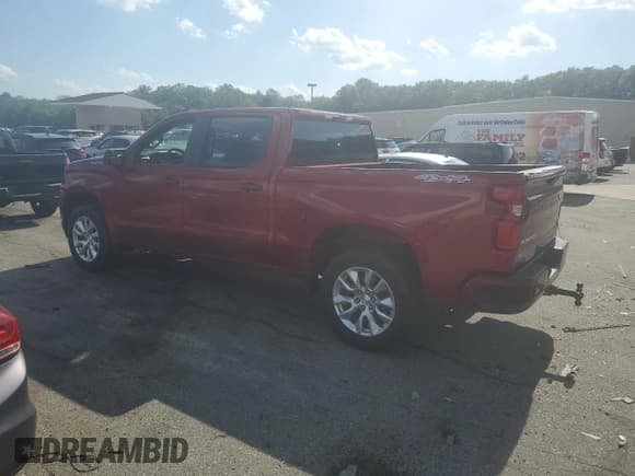 ✅ 2022 Chevrolet Silverado 1500 Custom • VIN: 3GCPYBEK6NG188796 • Lot: 62487375. Wystawiony na Copart z przebiegiem 31 799 mil. Bezpłatny archiwum sprzedaży aukcyjnych z USA i szczegółowy raport historii pojazdu na DreamBid. Zdjęcie 2.