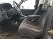 ✅ 2004 Dodge Dakota Sport • VIN: 1D7HG38N84S525629 • Lot: 82140054. Wystawiony na Copart z przebiegiem 255 160 mil. Bezpłatny archiwum sprzedaży aukcyjnych z USA i szczegółowy raport historii pojazdu na DreamBid. Zdjęcie 7.