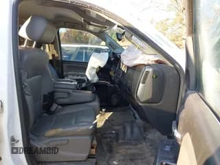 ✅ 2015 GMC Sierra 2500HD • VIN: 1GT11XEG8FF573573 • Лот: 43579173. Опубликован ранее на IAAI с пробегом 213 653 миль. Бесплатный доступ к архиву аукционных продаж из США и подробный отчёт об истории автомобиля на DreamBid. Изображение 5.