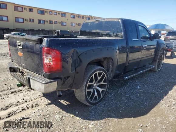 ✅ 2007 Chevrolet Silverado 1500 1LT • VIN: 2GCEC19C771621217 • Lot: 86427545. Listed on Copart with 220,342 mi miles. Access the free auction sales archive from the USA and view a detailed vehicle history report at DreamBid. Image 3.