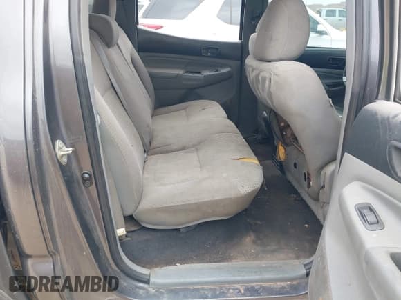 ✅ 2015 Toyota Tacoma PreRunner • VIN: 5TFJU4GNXFX064774 • Lot: 43769927. Listed on IAAI with 207,150 mi. Free auction sales archive from the USA and detailed vehicle history report at DreamBid. Image 8.