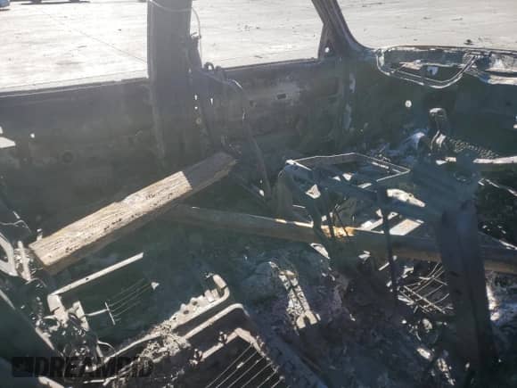 2005 Chevrolet Silverado 1500 Z71 с VIN 2GCEK13T151357887, выставлен на аукционе Copart как лот 65254994 с пробегом Не указан миль и На запчасти • Non repairable. История ставок и продаж доступна на DreamBid. Изображение 10.