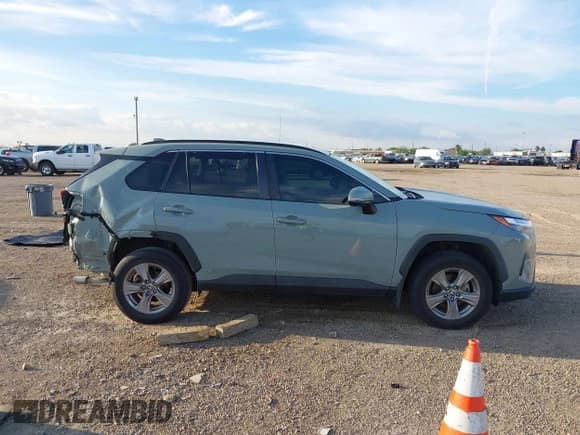 ✅ 2022 Toyota RAV4 Hybrid XLE • VIN: 2T3RWRFV9NW130651 • Lot: 43316229. Wystawiony na IAAI z przebiegiem 44 105 mil. Bezpłatny archiwum sprzedaży aukcyjnych z USA i szczegółowy raport historii pojazdu na DreamBid. Zdjęcie 14.