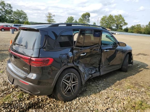 ✅ 2024 Mercedes-Benz EQB 300 • VIN: W1N9M0KB8RN109986 • Lot: 71323445. Wystawiony na Copart z przebiegiem 4 957 mil. Bezpłatny archiwum sprzedaży aukcyjnych z USA i szczegółowy raport historii pojazdu na DreamBid. Zdjęcie 3.