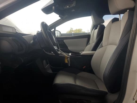 ✅ 2023 Subaru Solterra Limited • VIN: JTMABABA1PA024760 • Лот: 92457355. Опубликован ранее на Copart с пробегом 23 548 миль. Бесплатный доступ к архиву аукционных продаж из США и подробный отчёт об истории автомобиля на DreamBid. Изображение 7.