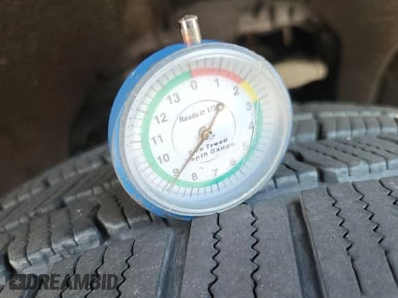 2020 Chevrolet Silverado 1500 LT z VIN 1GCUYDED8LZ300608, wystawiony jako IAAI lot #43081045 z przebiegiem 108 278 mil mil oraz . Historia ofert i sprzedaży dostępna na DreamBid. Obrazek 1.