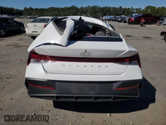 ✅ 2024 Hyundai Elantra SEL • VIN: KMHLM4DG8RU764986 • Lot: 89562565. Wystawiony na Copart z przebiegiem 10 070 mil. Bezpłatny archiwum sprzedaży aukcyjnych z USA i szczegółowy raport historii pojazdu na DreamBid. Zdjęcie 6.