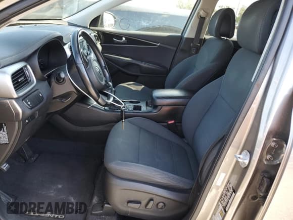 ✅ 2016 Kia Sorento L • VIN: 5XYPG4A34GG079168 • Лот: 93416685. Опубликован ранее на Copart с пробегом 184 458 миль. Бесплатный доступ к архиву аукционных продаж из США и подробный отчёт об истории автомобиля на DreamBid. Изображение 7.