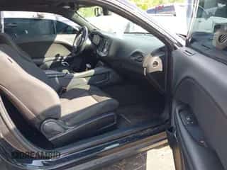 2017 Dodge Challenger SXT z VIN 2C3CDZAG0HH638147, wystawiony jako IAAI lot #42171828 z przebiegiem 100 405 mil mil oraz . Historia ofert i sprzedaży dostępna na DreamBid. Obrazek 5.