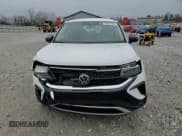 ✅ 2024 Volkswagen Taos S • VIN: 3VV8X7B28RM127452 • Лот: 93529795. Опубликован ранее на Copart с пробегом 9 292 миль. Бесплатный доступ к архиву аукционных продаж из США и подробный отчёт об истории автомобиля на DreamBid. Изображение 14.