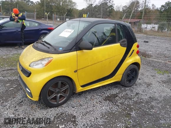 ✅ 2013 Smart fortwo Pure • VIN: WMEEJ3BA0DK722865 • Лот: 43878350. Опубликован ранее на IAAI с пробегом 90 797 миль. Бесплатный доступ к архиву аукционных продаж из США и подробный отчёт об истории автомобиля на DreamBid. Изображение 2.
