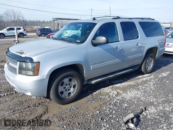✅ 2013 Chevrolet Suburban LS • VIN: 1GNSKHE72DR173647 • Lot: 43905237. Listed on IAAI with 244,764 mi. Free auction sales archive from the USA and detailed vehicle history report at DreamBid. Image 17.