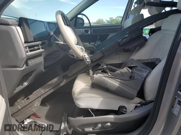 2024 Hyundai Santa Fe SEL z VIN 5NMP24GL5RH028437, wystawiony jako Copart lot #48310305 z przebiegiem 16 173 mil mil oraz Nie do naprawy • Non repairable. Historia ofert i sprzedaży dostępna na DreamBid. Obrazek 7.