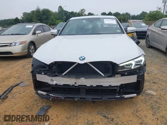 ✅ 2024 BMW 3 Series 330i xDrive • VIN: 3MW89FF01R8E85140 • Лот: 42903401. Опубликован ранее на IAAI с пробегом 25 013 миль. Бесплатный доступ к архиву аукционных продаж из США и подробный отчёт об истории автомобиля на DreamBid. Изображение 6.