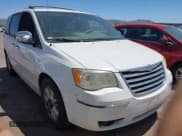 ✅ 2010 Chrysler Town & Country Limited • VIN: 2A4RR7DX5AR321935 • Lot: 42350979. Wystawiony na IAAI z przebiegiem 109 607 mil. Bezpłatny archiwum sprzedaży aukcyjnych z USA i szczegółowy raport historii pojazdu na DreamBid. Zdjęcie 1.