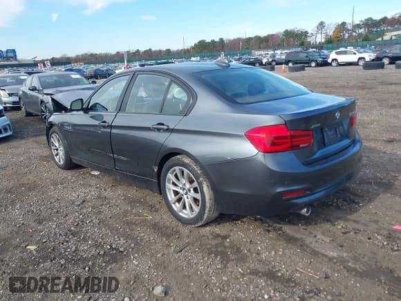 ✅ 2016 BMW 3 Series 320i xDrive • VIN: WBA8E5G50GNT94354 • Lot: 43709089. Listed on IAAI with 127,034 mi. Free auction sales archive from the USA and detailed vehicle history report at DreamBid. Image 3.