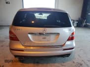 ✅ 2011 Mercedes-Benz R 350 • VIN: 4JGCB6FE8BA115533 • Лот: 70801925. Опубликован ранее на Copart с пробегом 96 027 миль. Бесплатный доступ к архиву аукционных продаж из США и подробный отчёт об истории автомобиля на DreamBid. Изображение 6.