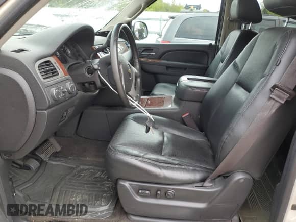 2013 Chevrolet Tahoe LTZ с VIN 1GNSKCE01DR267797, выставлен на аукционе Copart как лот 66854655 с пробегом 119 588 миль миль и Чистый • Clean title. История ставок и продаж доступна на DreamBid. Изображение 7.