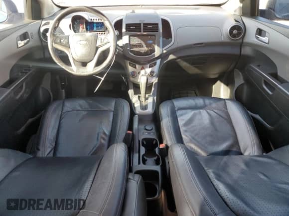 2014 Chevrolet Sonic LTZ с VIN 1G1JE5SG4E4126609, выставлен на аукционе Copart как лот 81645734 с пробегом 215 941 миль миль и Чистый • Clean title. История ставок и продаж доступна на DreamBid. Изображение 8.