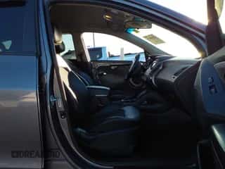 2015 Hyundai Tucson SE with VIN KM8JU3AGXFU050794, listed as a IAAI auction lot 43440138 with 161,385 mi miles and . Bid and sale history available at DreamBid. Image 5.