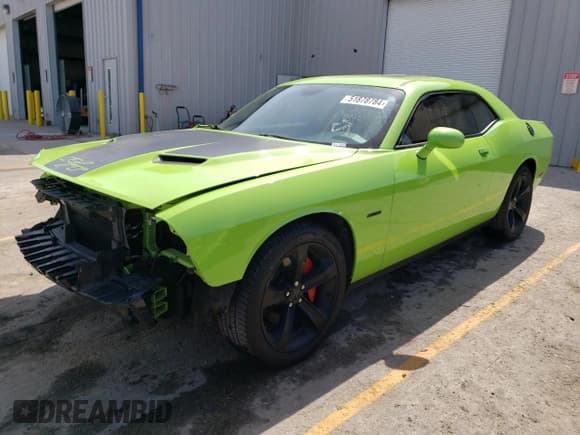 ✅ 2015 Dodge Challenger R/T • VIN: 2C3CDZAT6FH711256 • Lot: 51878784. Wystawiony na Copart z przebiegiem 70 298 mil. Bezpłatny archiwum sprzedaży aukcyjnych z USA i szczegółowy raport historii pojazdu na DreamBid. Zdjęcie 1.