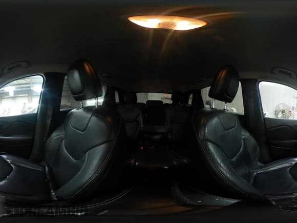 ✅ 2017 Jeep Cherokee High Altitude • VIN: 1C4PJMDB9HW511505 • Лот: 87719615. Опубликован ранее на Copart с пробегом 131 519 миль. Бесплатный доступ к архиву аукционных продаж из США и подробный отчёт об истории автомобиля на DreamBid. Изображение 14.