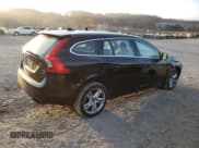 ✅ 2015 Volvo V60 T5 Platinum • VIN: YV1612SD6F1213017 • Лот: 78162364. Опубликован ранее на Copart с пробегом 140 942 миль. Бесплатный доступ к архиву аукционных продаж из США и подробный отчёт об истории автомобиля на DreamBid. Изображение 3.