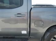 ✅ 2021 Chevrolet Silverado 1500 RST • VIN: 3GCUYEET1MG231839 • Lot: 77041394. Wystawiony na Copart z przebiegiem 71 142 mil. Bezpłatny archiwum sprzedaży aukcyjnych z USA i szczegółowy raport historii pojazdu na DreamBid. Zdjęcie 13.