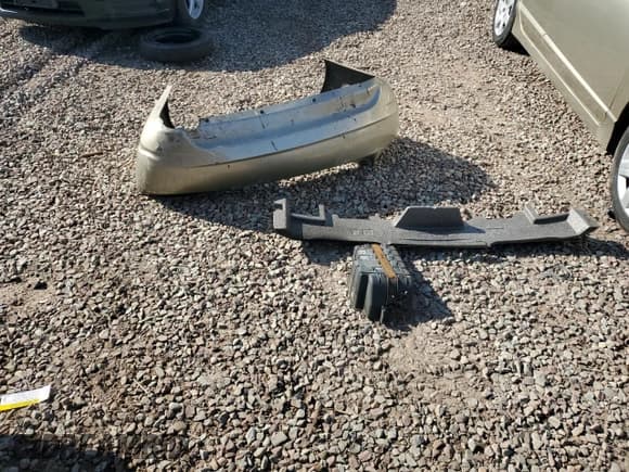 ✅ 2002 Hyundai Elantra GLS • VIN: KMHDN45D22U460886 • Lot: 53969435. Wystawiony na Copart z przebiegiem 199 894 mil. Bezpłatny archiwum sprzedaży aukcyjnych z USA i szczegółowy raport historii pojazdu na DreamBid. Zdjęcie 12.