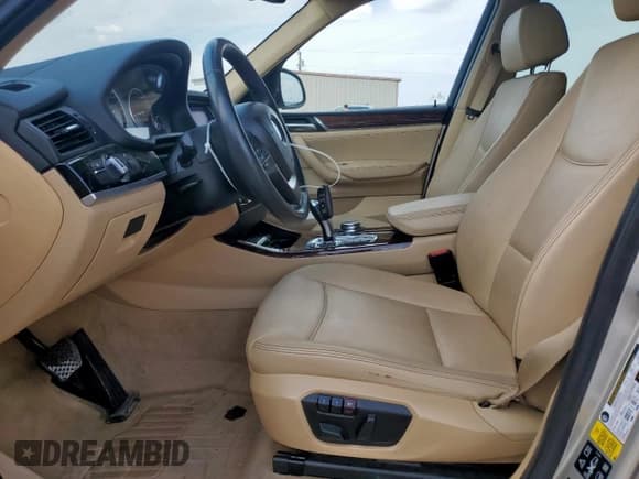 ✅ 2016 BMW X3 xDrive28i • VIN: 5UXWX9C55G0D71961 • Lot: 81413485. Wystawiony na Copart z przebiegiem 102 995 mil. Bezpłatny archiwum sprzedaży aukcyjnych z USA i szczegółowy raport historii pojazdu na DreamBid. Zdjęcie 7.