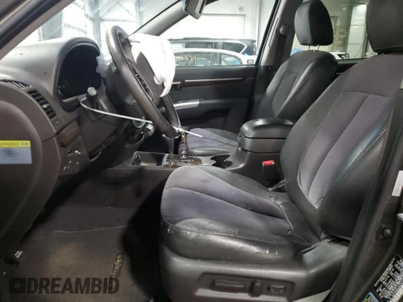 ✅ 2012 Hyundai Santa Fe SE • VIN: 5XYZH4AG4CG157273 • Lot: 72209534. Listed on Copart with 114,915 mi. Free auction sales archive from the USA and detailed vehicle history report at DreamBid. Image 7.