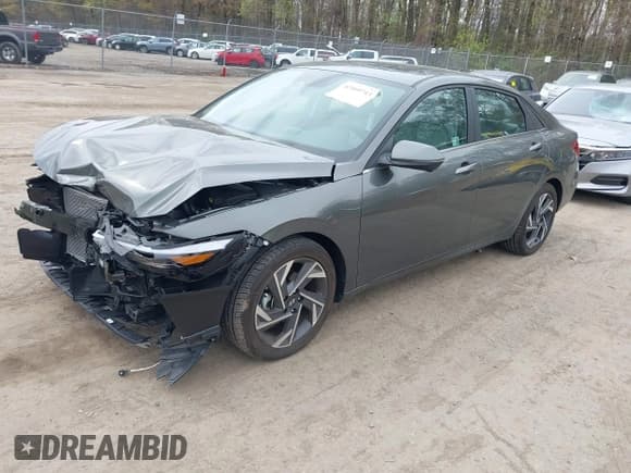 ✅ 2024 Hyundai Elantra Limited • VIN: KMHLP4DG8RU804328 • Lot: 42009743. Listed on IAAI with 4,633 mi. Free auction sales archive from the USA and detailed vehicle history report at DreamBid. Image 17.