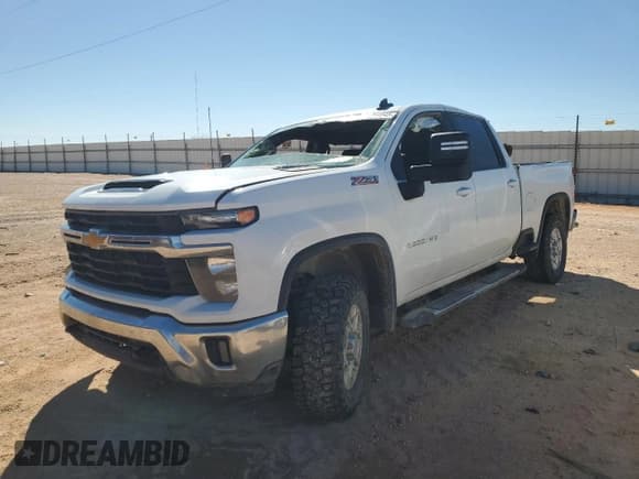 ✅ 2024 Chevrolet Silverado 2500HD LT • VIN: 1GC1YNEY5RF219605 • Лот: 90064945. Опубликован ранее на Copart с пробегом Не указан. Бесплатный доступ к архиву аукционных продаж из США и подробный отчёт об истории автомобиля на DreamBid. Изображение 1.